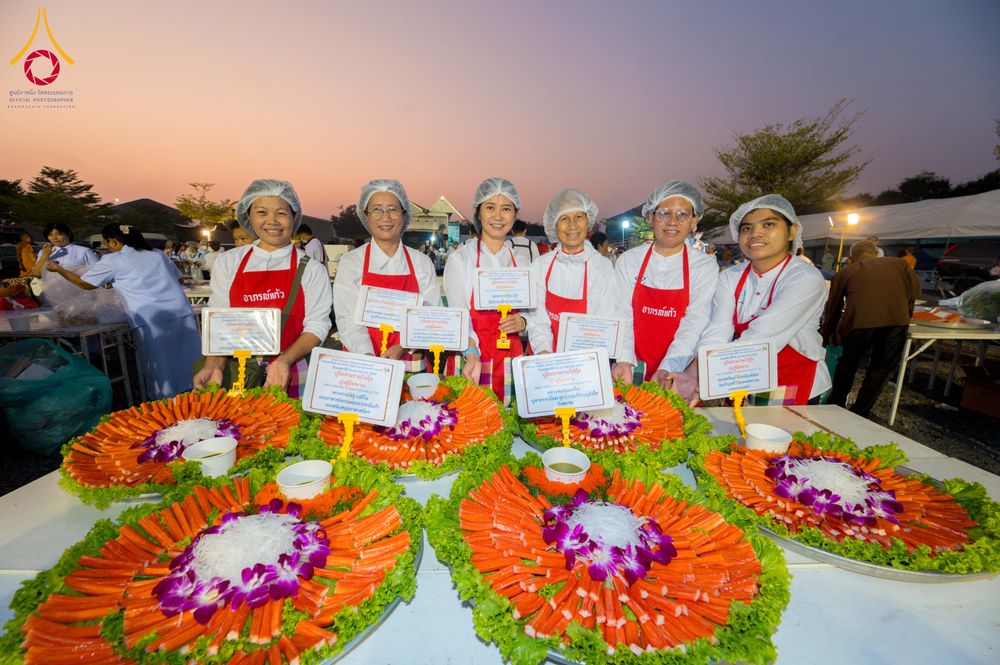 ภาพ No.294766:วันที่ 15 มกราคม พ.ศ. 2569 พิธีถวายภัตตาหารเป็นสังฆทาน แด่พระธรรมยาตรา ณ วัดโบสถ์บน ต.บางคูเวียง จ.นนทบุรี อนุสรณ์สถานลำดับที่ 4 สถานที่เกิดด้วยกายธรรม ในโครงการธรรมยาตรา กตัญญูบูชา มหาปูชนียาจารย์ พระมงคลเทพมุนี(สด จนฺทสโร) พระผู้ปราบมาร อนุสรณ์สถาน 7 แ