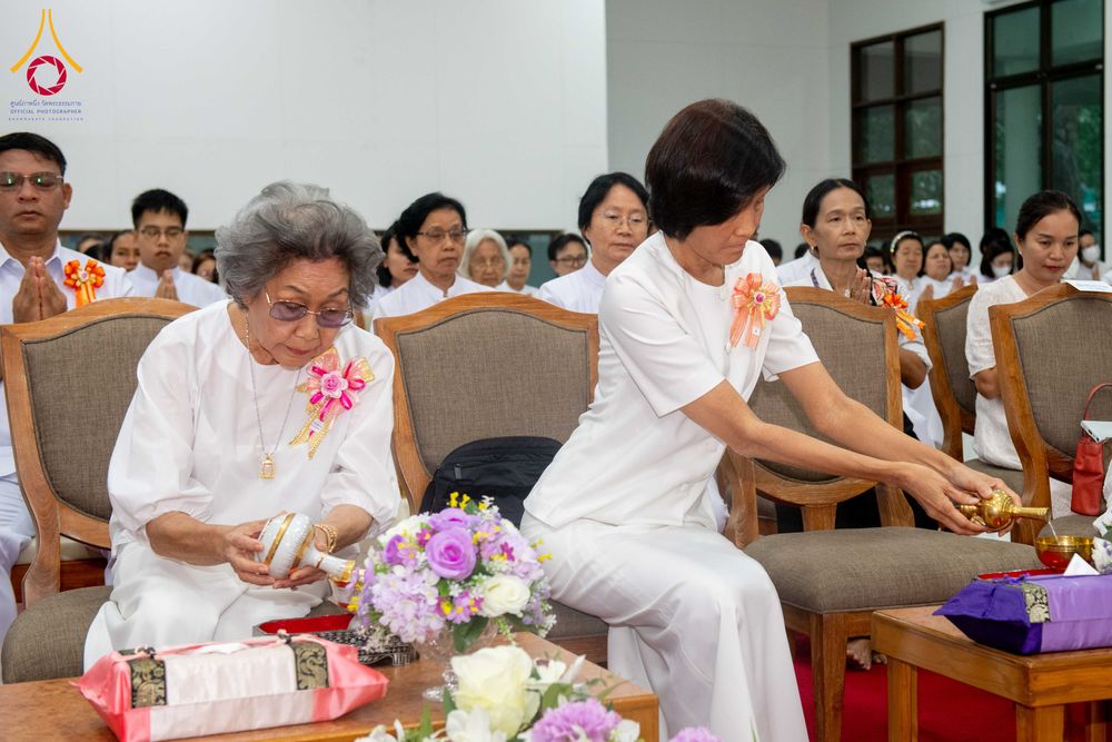 ภาพ No.315863:วันพฤหัสบดีที่ 26 มีนาคม พ.ศ. 2569 พิธีบำเพ็ญกุศล คุณพ่อณรงค์ จินตมากุล  สิริอายุ 99 ปี 11 เดือน โยมบิดา พระครูปลัดรัตนวีรวัฒน์ (รังสฤษดิ์ อิทฺธิจินตโก) ที่ปรึกษาเจ้าคณะจังหวัดปทุมธานี เจ้าอาวาสวัดพระธรรมกาย  ณ ห้องปลูกศรัทธา 2 วัดพระธรรมกาย ปทุมธานี