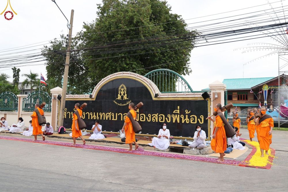 ภาพ No.68917:พิธีต้อนรับพระธรรมยาตรา ในโครงการธรรมยาตรากตัญญูบูชา มหาปูชนียาจารย์ พระมงคลเทพมุนี(สด จนฺทสโร) พระผู้ปราบมาร อนุสรณ์สถาน 7 แห่ง ปีที่ 11 วันที่ 3 มกราคม พ.ศ. 2566 ณ อนุสรณ์สถานมหาวิหารพระมงคลเทพมุนี จ.สุพรรณบุรี