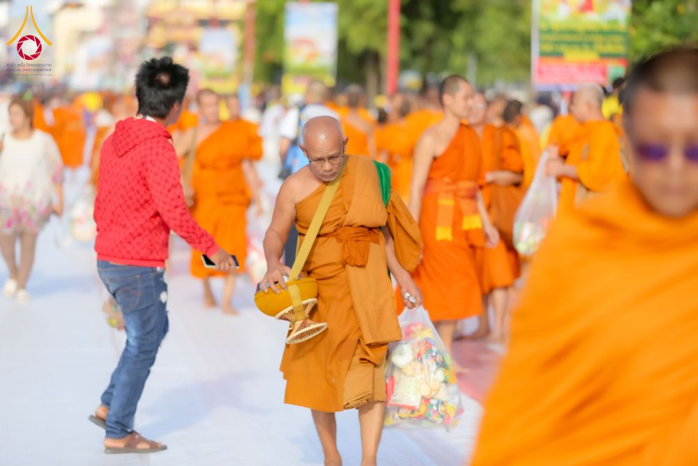 ภาพ No.314028:วันอาทิตย์ที่ 14 มีนาคม พ.ศ. 2569 ทำบุญเมืองหาดใหญ่ตักบาตรพระ 1,109 รูป เติมบุญใหญ่ หลังวิกฤตมหาอุทกภัย ณ ซุ้มประตูไชน่าทาวน์ ถนนศุภสารรังสรรค์ อ.หาดใหญ่ จ.สงขลา