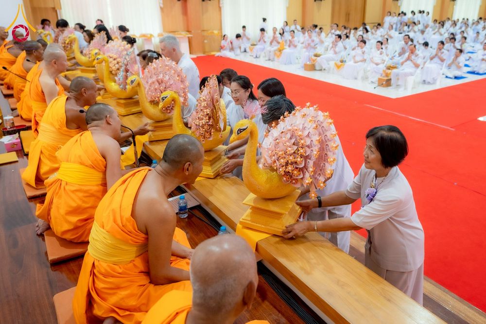 ภาพ No.252849:วันที่ 12 ตุลาคม พ.ศ. 2568 พิธีทอดกฐินครบรอบ 12 ปี เพื่อสร้างถนนธรรมวิถี ณ ศูนย์ปฏิบัติธรรมนครราชสีมา