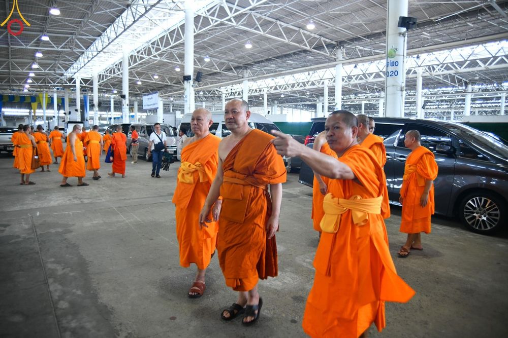 ภาพ No.146179:วันมหารำลึก ครั้งที่ 34 พิธีร่วมรำลึกถึงนักสร้างบารมีที่ล่วงลับไปแล้ว , พิธีสวดพระพุทธมนต์ ณ ห้องแก้วสารพัดนึก 1 วัดพระธรรมกาย วันเสาร์ที่ 27 กรกฎาคม พ.ศ. 2567