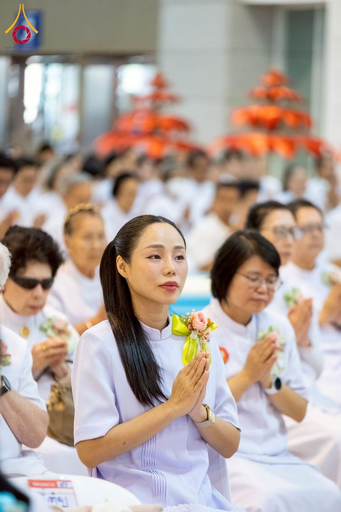 ภาพ No.264383:วันอาทิตย์ที่ 2 พฤศจิกายน พ.ศ. 2568 พิธีบูชาข้าวพระ ณ สภาธรรมกายสากล วัดพระธรรมกาย