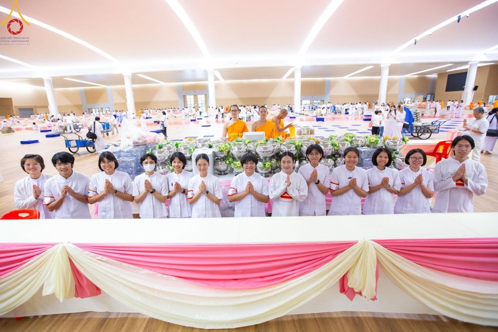 ภาพ No.206980:พิธีถวายโคมมาฆประทีป น้อมถวายเป็นพุทธบูชา แด่คณะพระภิกษุ สามเณร วัดพระธรรมกาย วันอาทิตย์ที่ 9 กุมภาพันธ์ พ.ศ. 2568 ณ ห้องแก้วสารพัดนึก 2 สภาธรรมกายสากล วัดพระธรรมกาย จังหวัดปทุมธานี