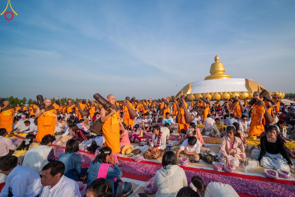 ภาพ No.198224:พิธีต้อนรับพระธรรมยาตรา ณ อนุสรณ์สถานลำดับที่ 5 สถานที่เผยแผ่วิชชาธรรมกายครั้งแรก อนุสรณ์สถานบางปลา วัดบางปลา อำเภอบางเลน จังหวัดนครปฐม ในโครงการธรรมยาตรา กตัญญูบูชา มหาปูชนียาจารย์ พระมงคลเทพมุนี(สด จนฺทสโร) พระผู้ปราบมาร ปีที่ 13 วัน 19 มกราคม พ.ศ.2568