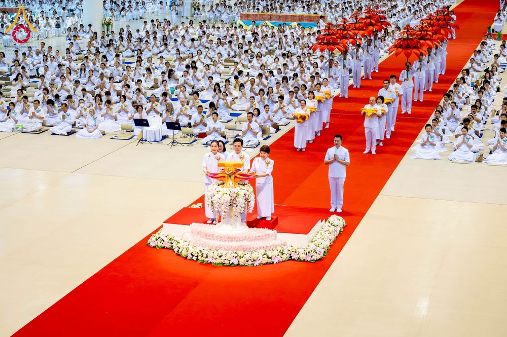 ภาพ No.264633:วันอาทิตย์ที่ 2 พฤศจิกายน พ.ศ. 2568 พิธีทอดกฐินสามัคคี ณ สภาธรรมกายสากล วัดพระธรรมกาย