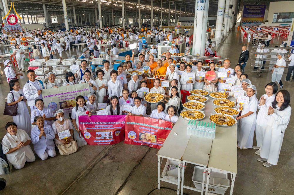 ภาพ No.306867:วันที่ 31 มกราคม พ.ศ. 2569 พิธีถวายภัตตาหารเป็นสังฆทาน แด่พระธรรมยาตรา ณ วัดพระธรรมกาย  จังหวัดปทุมธานี ในโครงการธรรมยาตรา กตัญญูบูชา มหาปูชนียาจารย์ พระมงคลเทพมุนี(สด จนฺทสโร) พระผู้ปราบมาร อนุสรณ์สถาน 7 แห่ง ปีที่ 14