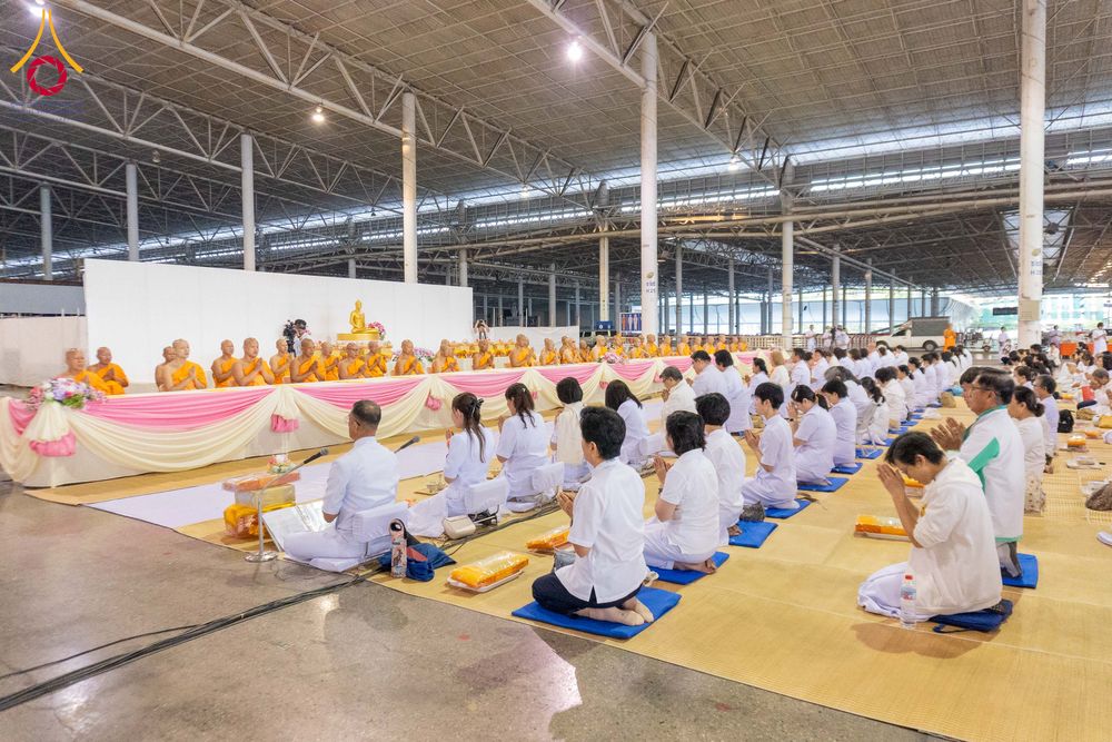 ภาพ No.279091:วันที่ 2 มกราคม พ.ศ.2569 พิธีถวายภัตตาหารเป็นสังฆทาน แด่พระธรรมยาตรา ณ วัดพระธรรมกาย ปทุมธานี ในโครงการธรรมยาตรา กตัญญูบูชา มหาปูชนียาจารย์ พระมงคลเทพมุนี(สด จนฺทสโร) พระผู้ปราบมาร อนุสรณ์สถาน 7 แห่ง ปีที่ 14