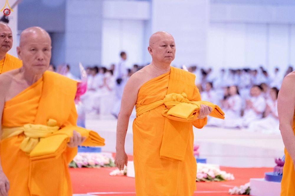 ภาพ No.277595:วันอาทิตย์ต้นเดือนที่ 7 ธันวาคม พ.ศ.2568 พิธีทอดผ้าป่าต้นสมบัติจักรพรรดิ ณ สภาธรรมกายสากล วัดพระธรรมกาย