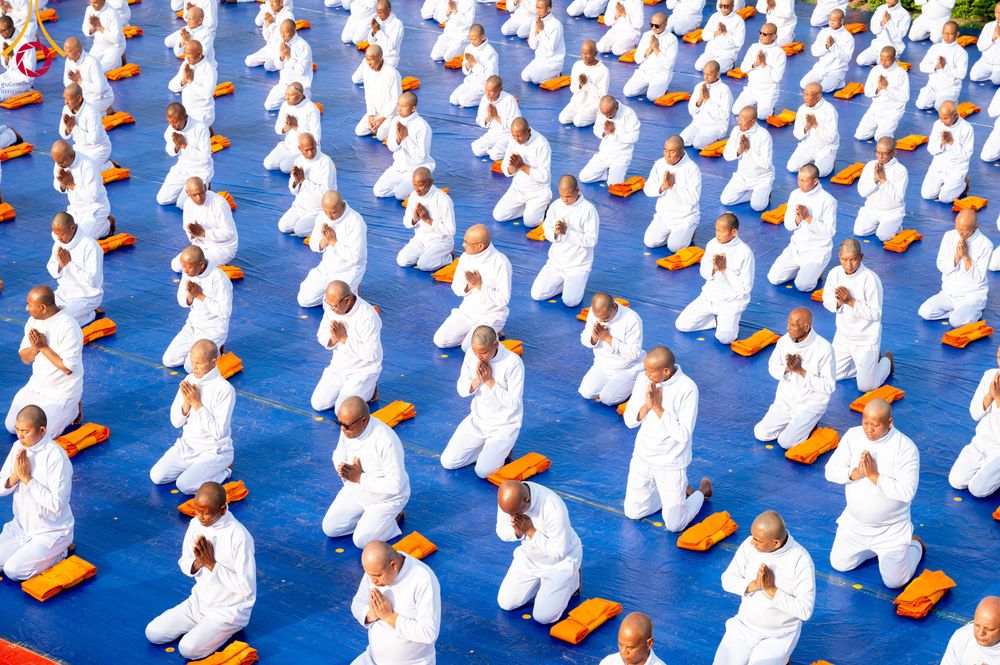 ภาพ No.314093:วันจันทร์ที่ 16 มีนาคม พ.ศ. 2569 พิธีเวียนเทียนประทักษิณ และพิธีบรรพชาสามเณร 500 รูป ณ วิหารมายาเทวี ประเทศเนปาล