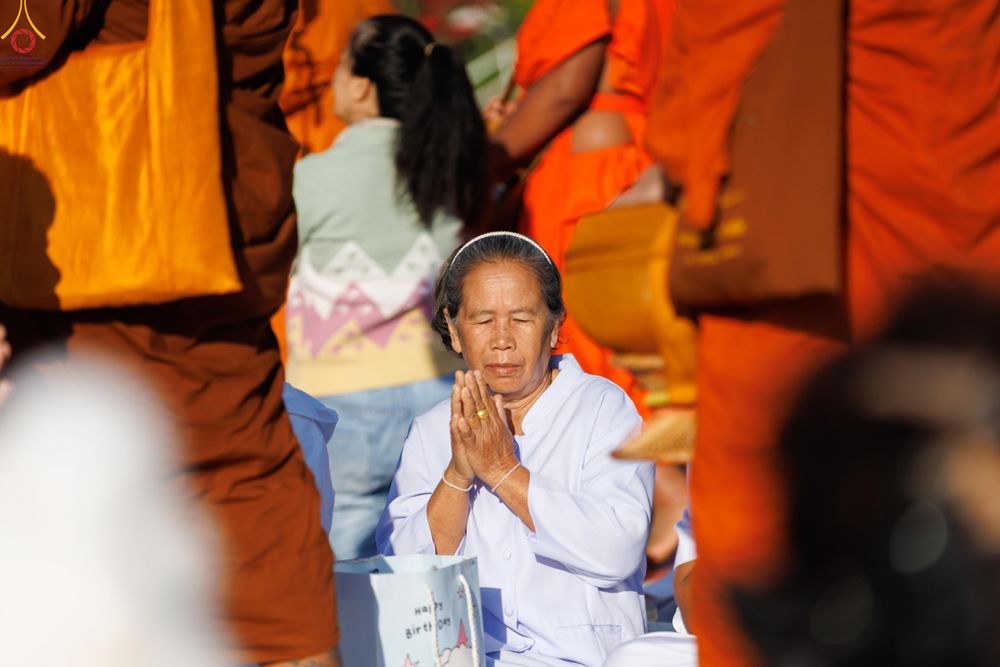 ภาพ No.281416:วันเสาร์ที่ 27 ธันวาคม พ.ศ.2568 พิธีตักบาตรพระ ๑,๐๐๐ รูป   เพื่อความเป็นสิริมงคลแก่ชีวิตและแผ่นดินไทย  มหากุศลครั้งยิ่งใหญ่แห่งปี ส่งท้ายปีเก่า ต้อนรับปีใหม่  ณ ถนนหน้าที่ว่าการอำเภอภูเรือ จังหวัดเลย