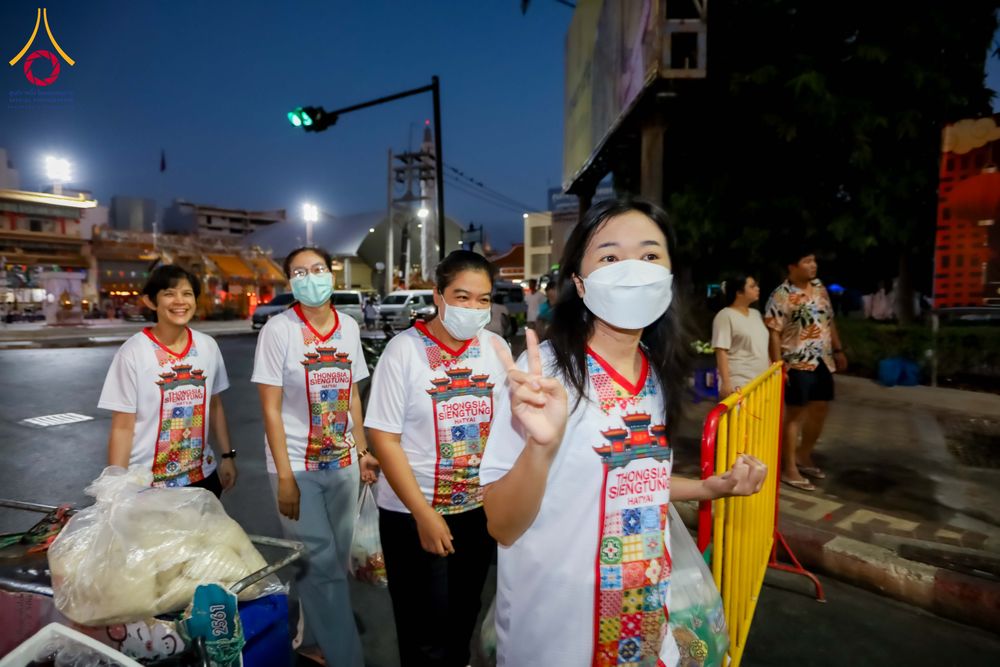 ภาพ No.313822:วันอาทิตย์ที่ 14 มีนาคม พ.ศ. 2569 ทำบุญเมืองหาดใหญ่ตักบาตรพระ 1,109 รูป เติมบุญใหญ่ หลังวิกฤตมหาอุทกภัย ณ ซุ้มประตูไชน่าทาวน์ ถนนศุภสารรังสรรค์ อ.หาดใหญ่ จ.สงขลา