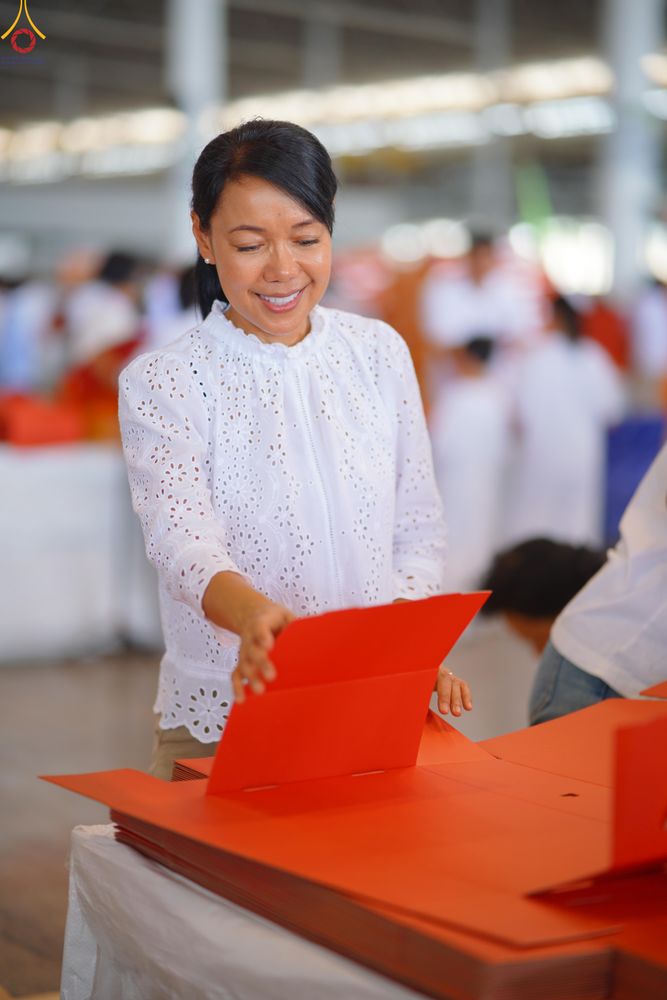 ภาพ No.320531:วันที่ 10 เมษายน พ.ศ.2569 การเตรียมกล่องไทยธรรม เพื่องานถวายมหาสังฆทาน 40,000 กว่าวัดทั่วประเทศ วันคุ้มครองโลก 22 เมษายน พ.ศ.2569 วัดพระธรรมกาย