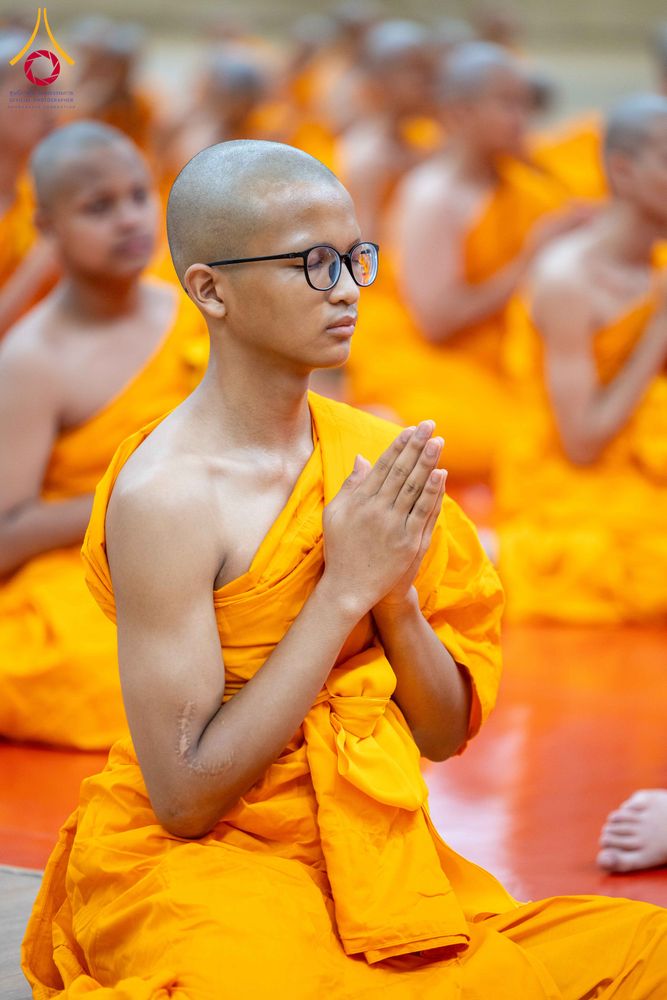 ภาพ No.319574:วันเสาร์ที่ 4 เมษายน พ.ศ.2569 พิธีขอขมา มอบผ้าไตร และถวายบาตรแด่นาคธรรมทายาท ในโครงการบรรพชาสามเณรฟื้นฟูพระพุทธศาสนาทั่วไทย โครงการหน่อแก้วเปรียญธรรม รุ่นที่ 14 โครงการสามเณรยุวธรรมทายาท รุ่นที่ 34 โครงการสามเณรมัชฌิมธรรมทายาท รุ่นที่ 30 ณ สภาธรรมกายสากล