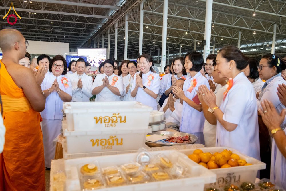 ภาพ No.279172:วันที่ 2 มกราคม พ.ศ.2569 พิธีถวายภัตตาหารเป็นสังฆทาน แด่พระธรรมยาตรา ณ วัดพระธรรมกาย ปทุมธานี ในโครงการธรรมยาตรา กตัญญูบูชา มหาปูชนียาจารย์ พระมงคลเทพมุนี(สด จนฺทสโร) พระผู้ปราบมาร อนุสรณ์สถาน 7 แห่ง ปีที่ 14