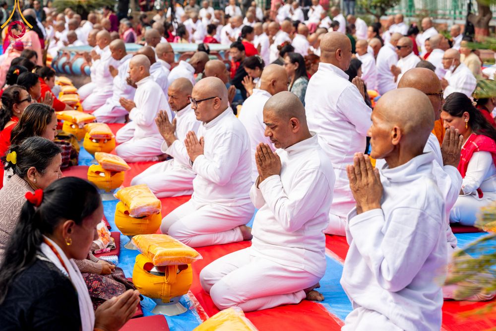 ภาพ No.313427:วันพฤหัสบดีที่ 12 มีนาคม พ.ศ. 2569 พิธีมอบบาตรและผ้าไตรในโครงการบรรพชาสามเณร 500 รูป  ณ นาคบาฮาล (Nagbahal) ประเทศเนปาล