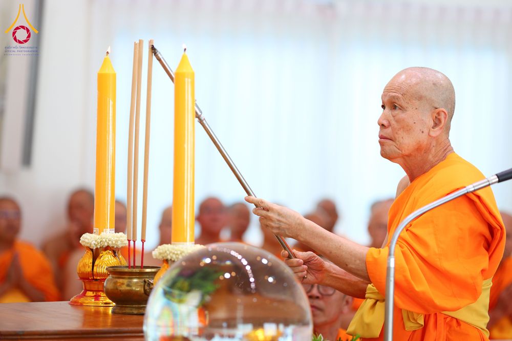 ภาพ No.291112:วันพุธที่ 7 มกราคม พ.ศ. 2569  พิธีบรรจุพระบรมสารีริกธาตุภายในพระเกตุองค์พระประธาน สมโภชพระประธาน พระธรรมกาย พิธีทอดผ้าป่า บุญแสงสว่าง ติดตั้งโซล่าเซล ณ ศูนย์ปฏิบัติธรรมพระมงคลเทพมุนี อ.สองพี่น้อง จ.สุพรรณบุรี