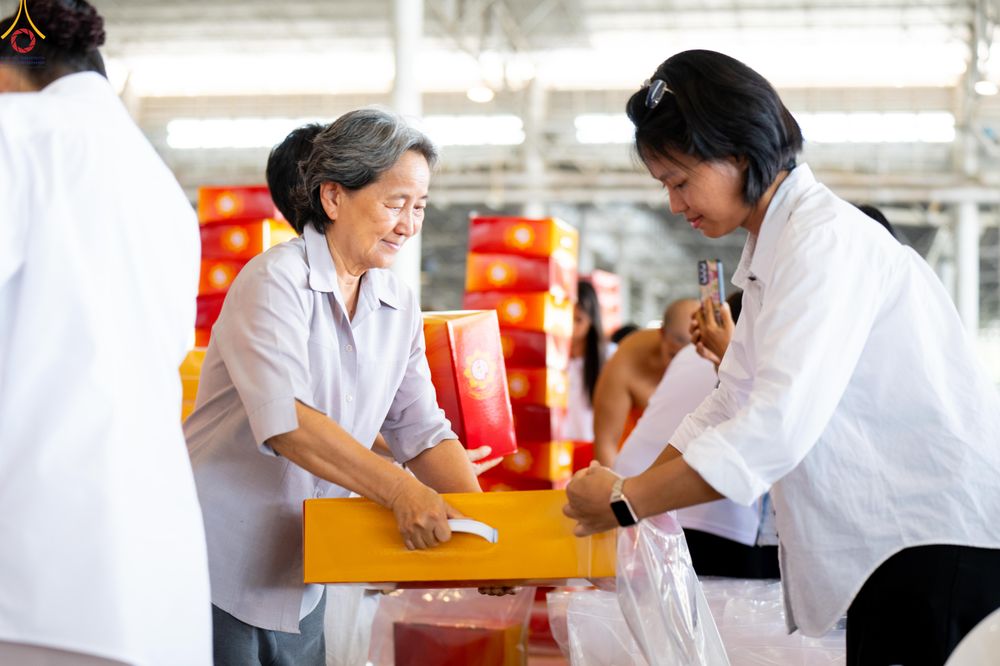 ภาพ No.322140:วันที่ 14 เมษายน พ.ศ.2569 การเตรียมกล่องไทยธรรม วันสุดท้าย เพื่องานถวายมหาสังฆทาน 40,000 กว่าวัดทั่วประเทศ วันคุ้มครองโลก 22 เมษายน พ.ศ.2569 วัดพระธรรมกาย