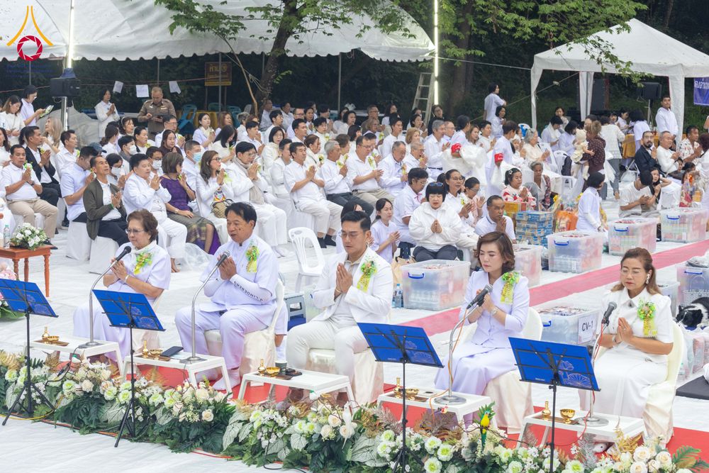 ภาพ No.285911:วันเสาร์ที่ 13 ธันวาคม พ.ศ.2568 พิธีตักบาตรพระภิกษุสามเณร 1,000 รูป ณ บริเวณหน้าอุทยานแห่งชาติเขาใหญ่ อำเภอปากช่อง จ.นครราชสีมา