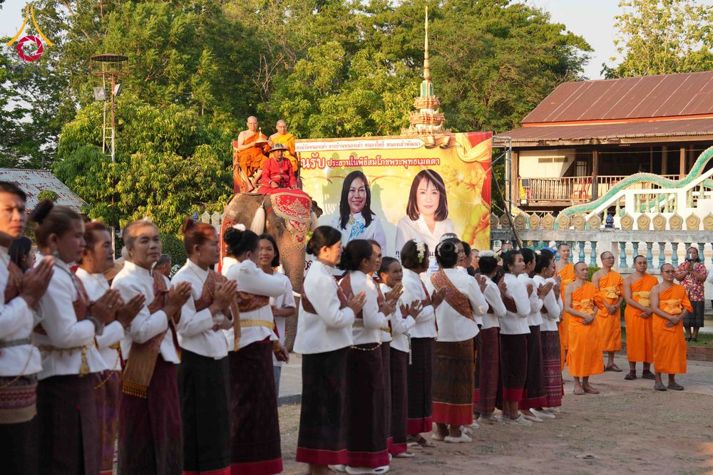 ภาพ No.323284:วันอาทิตย์ที่ 19 เมษายน พ.ศ. 2569 พิธีเจริญพระพุทธมนต์สมโภช “พระพุทธเมตตา” อัญเชิญพระบรมสารีริกธาตุ เพื่อบรรจุและประดิษฐาน ณ เกศมาลา “พระพุทธเมตตา” พระประธานในศาลาการเปรียญวัดหนองเต่า ณ วัดหนองเต่า ต.บึงพะไล อ.แก้งสนามนาง จ.นครราชสีมา