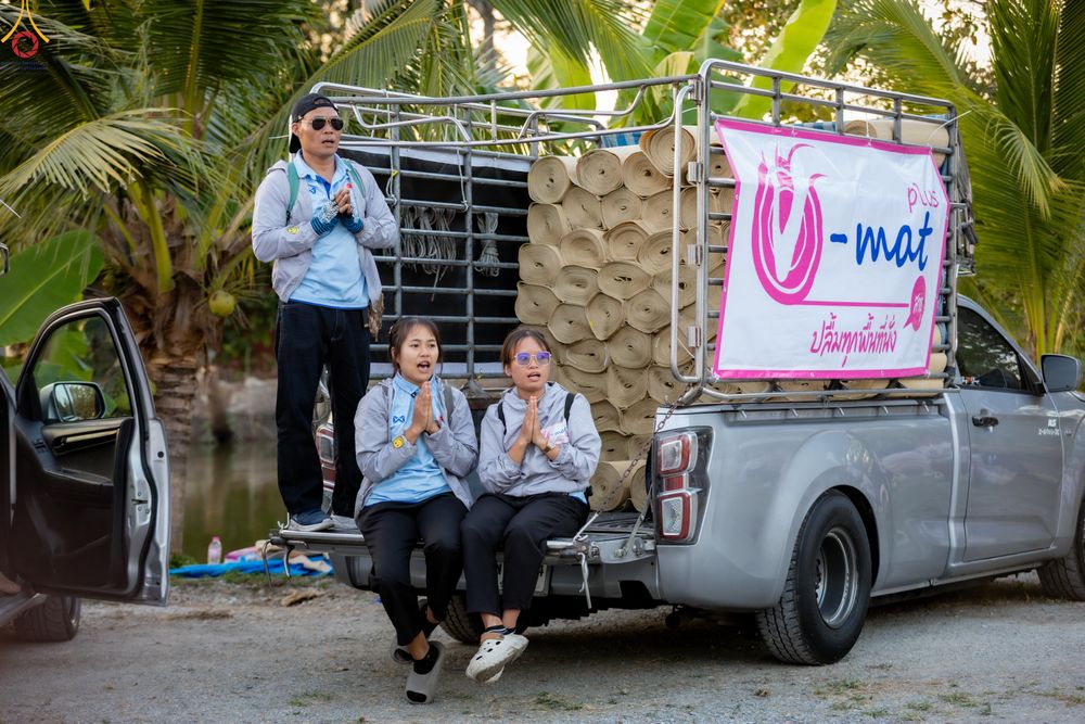 ภาพ No.300639:ภาพเบื้องหลังอาสาสมัครรวมใจ ชุดที่ 3 ในโครงการธรรมยาตรา กตัญญูบูชา มหาปูชนียาจารย์ พระมงคลเทพมุนี(สด จนฺทสโร) พระผู้ปราบมาร อนุสรณ์สถาน 7 แห่ง ปีที่ 14