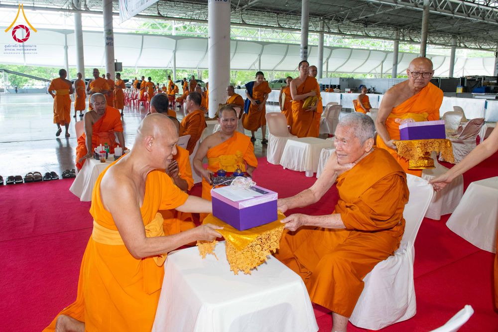 ภาพ No.316448:วันอาทิตย์ที่ 29 มีนาคม พ.ศ. 2569 พิธีทอดผ้าบังสุกุลและพิธีชำระร่าง โยมพ่อณรงค์ จินตมากุล  สิริอายุ 99 ปี 11 เดือน โยมบิดา พระครูปลัดรัตนวีรวัฒน์ (รังสฤษดิ์ อิทฺธิจินตโก) ที่ปรึกษาเจ้าคณะจังหวัดปทุมธานี เจ้าอาวาสวัดพระธรรมกาย  ณ ฌาปนสถานชั่วคราว ทางเข้า 