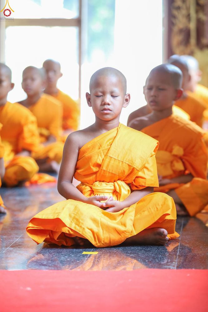 ภาพ No.317984:วันพฤหัสบดีที่ 2 เมษายน พ.ศ.2569 พิธีปลงผม , พิธีขอขมามอบบาตรและผ้าไตร , พิธีบรรพชาสามเณร จำนวน 28 รูป   ณ วัดโซกเป็ดอภิญญาโณ ต.เมืองเก่า อ.เมือง จ.สุโขทัย