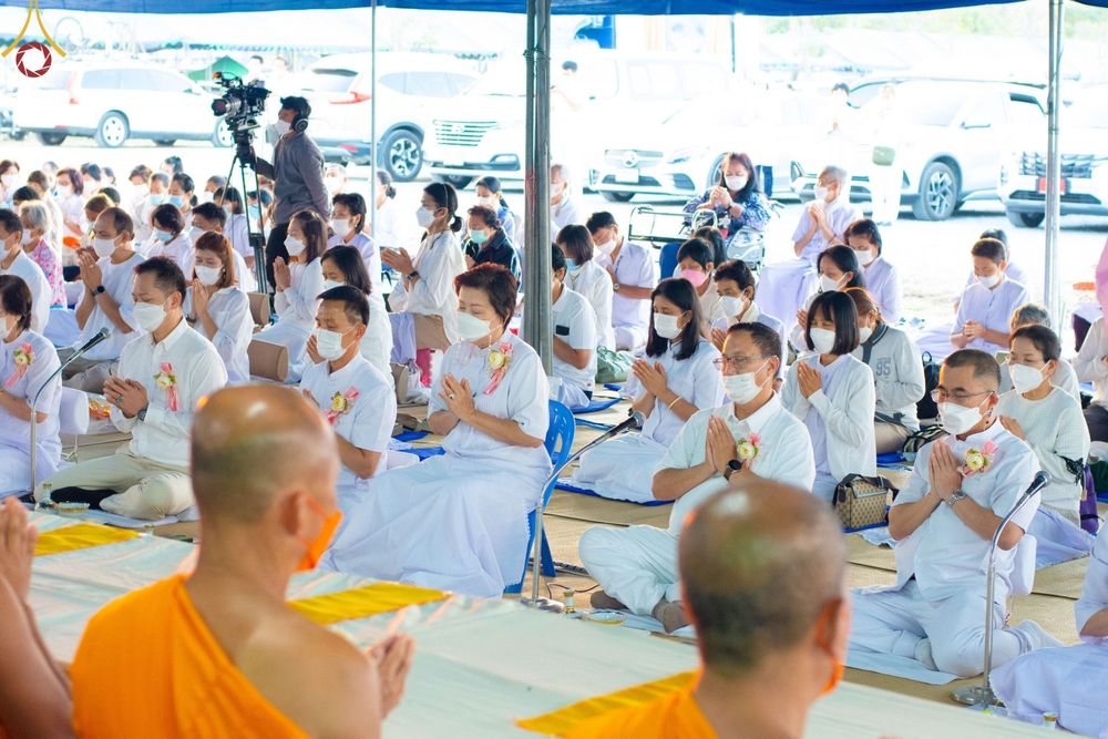 ภาพ No.74576:พิธีถวายภัตตาหารเป็นสังฆทาน แด่คณะพระธรรมยาตราฯ ในโครงการธรรมยาตรากตัญญูบูชา มหาปูชนียาจารย์ พระมงคลเทพมุนี(สด จนฺทสโร) พระผู้ปราบมาร อนุสรณ์สถาน 7 แห่ง ปีที่ 11 วันที่ 28 มกราคม พ.ศ. 2566