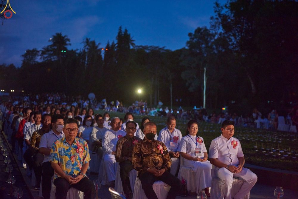 ภาพ No.68216:พิธีจุดประทีปถวายเป็นพุทธบูชา ณ พระมหาเจดีย์บรมพุทโธ ประเทศอินโดนีเซีย วันที่ 17 ธันวาคม พ.ศ. 2565