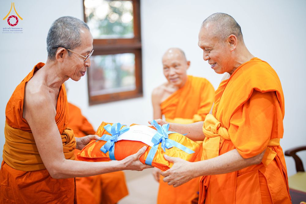 ภาพ No.315813:วันพฤหัสบดีที่ 26 มีนาคม พ.ศ. 2569 พิธีบำเพ็ญกุศล คุณพ่อณรงค์ จินตมากุล  สิริอายุ 99 ปี 11 เดือน โยมบิดา พระครูปลัดรัตนวีรวัฒน์ (รังสฤษดิ์ อิทฺธิจินตโก) ที่ปรึกษาเจ้าคณะจังหวัดปทุมธานี เจ้าอาวาสวัดพระธรรมกาย  ณ ห้องปลูกศรัทธา 2 วัดพระธรรมกาย ปทุมธานี