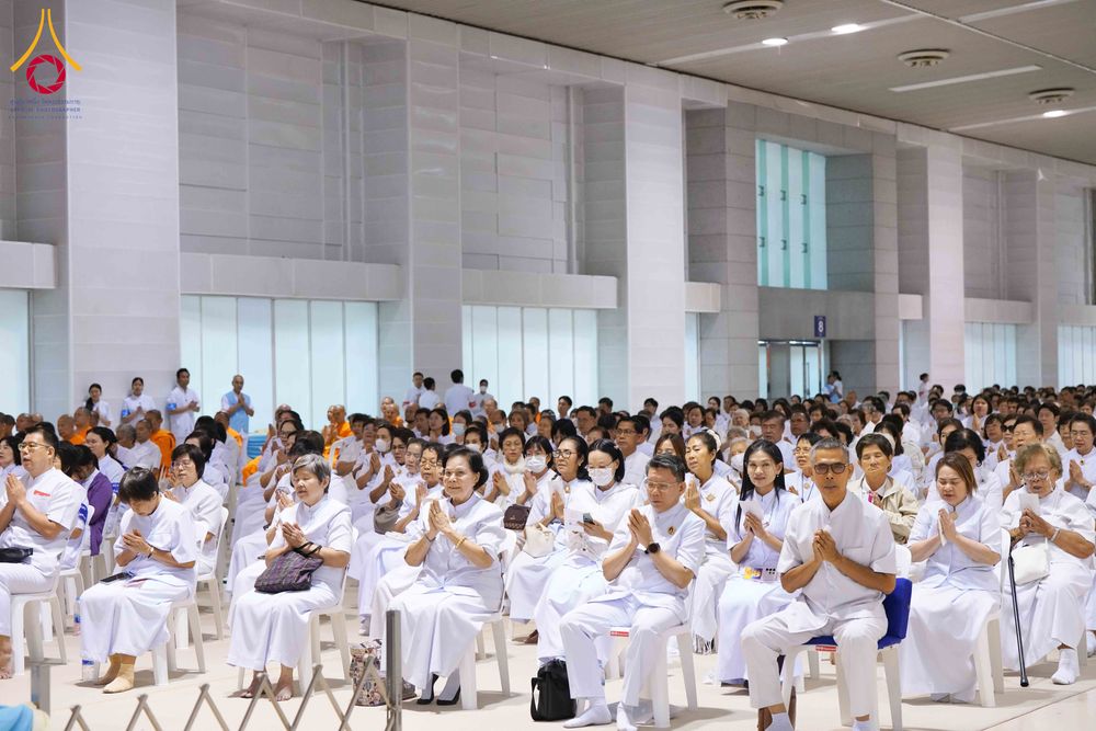 ภาพ No.337954:วันอาทิตย์ต้นเดือน 5 กรกฎาคม พ.ศ.2569 สัมมนาพิเศษ พิธีมอบพระของขวัญ ณ ห้องแก้วสารพัด1 วัดพระธรรมกาย