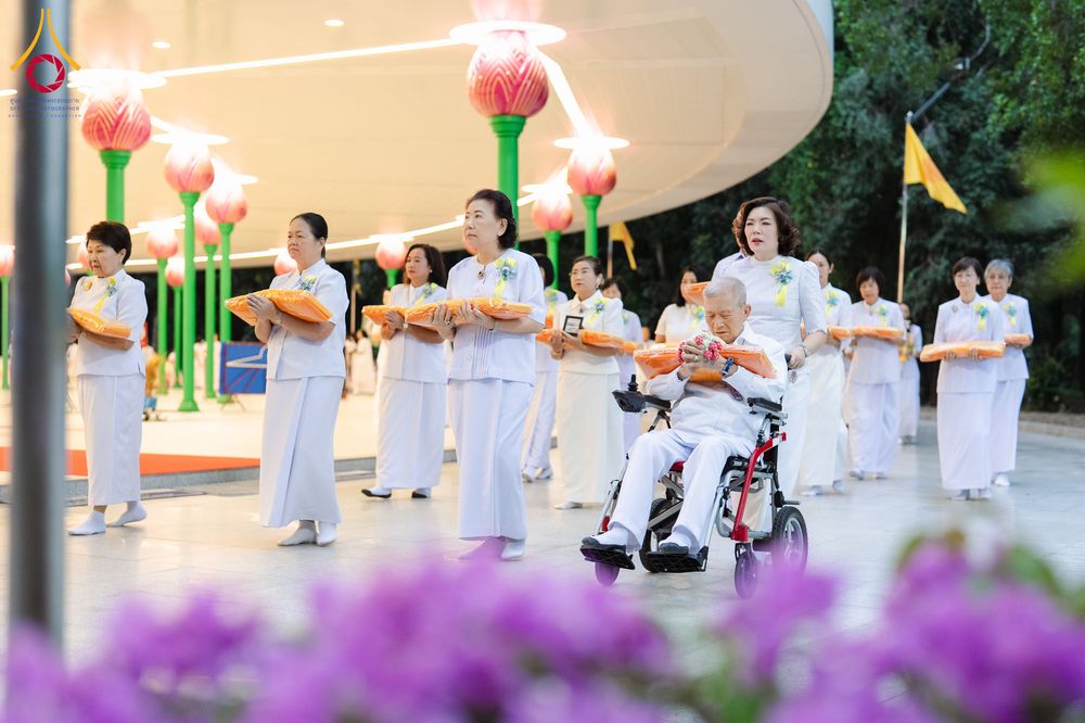 ภาพ No.286451:วันเสาร์ที่ 12 กรกฏาคม พ.ศ.2568 พิธีบรรพชาอุปสมบท  โครงการบรรพชาอุปสมบทหมู่ ธรรมทายาทนานาชาติ(ภาคภาษาจีน), โครงการบรรพชาสามเณร โรงเรียนนานาชาติ รุ่นที 14