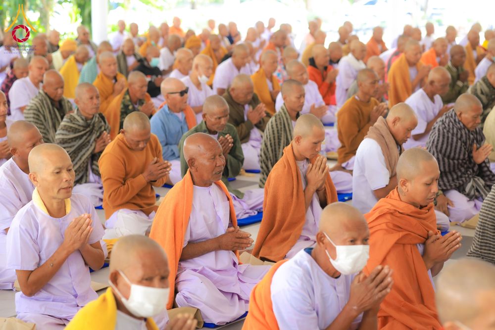 ภาพ No.285583:วันที่ 26-30  พฤศจิกายน พ.ศ. 2568  กิจกรรมสวดมนต์ นั่งสมาธิ ฟังธรรม ของนาคธรรมทายาท ในโครงการบวชบูชาธรรมมหาปูชนียาจารย์  ณ ศูนย์ปฏิบัติธรรมบุรีรัมย์ จ.บุรีรัมย์