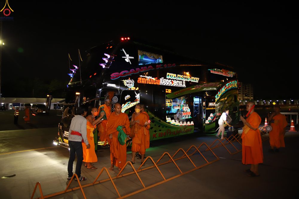 ภาพ No.323543:วันที่ 22 เมษายน พ.ศ.2569(วันคุ้มครองโลก) งานถวายมหาสังฆทาน 40,000 กว่าวัดทั่วประเทศ การเดินทางเข้าวัด , การต้อนรับปฏิสันถารพระสังฆาธิการ  ,  การจัดเตรียมภัตตาหาร , การลงทะเบียน