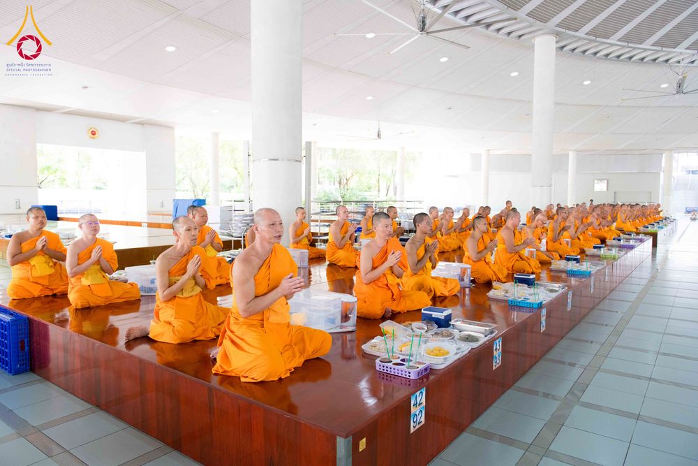 ภาพ No.329905:วันที่ 23 พฤษภาคม พ.ศ. 2569 พิธีถวายภัตตาหารเมนูสวรรค์ เพื่อการบรรลุธรรม ณ หอฉันคุณยายอาจารย์ฯ วัดพระธรรมกาย จังหวัดปทุมธานี
