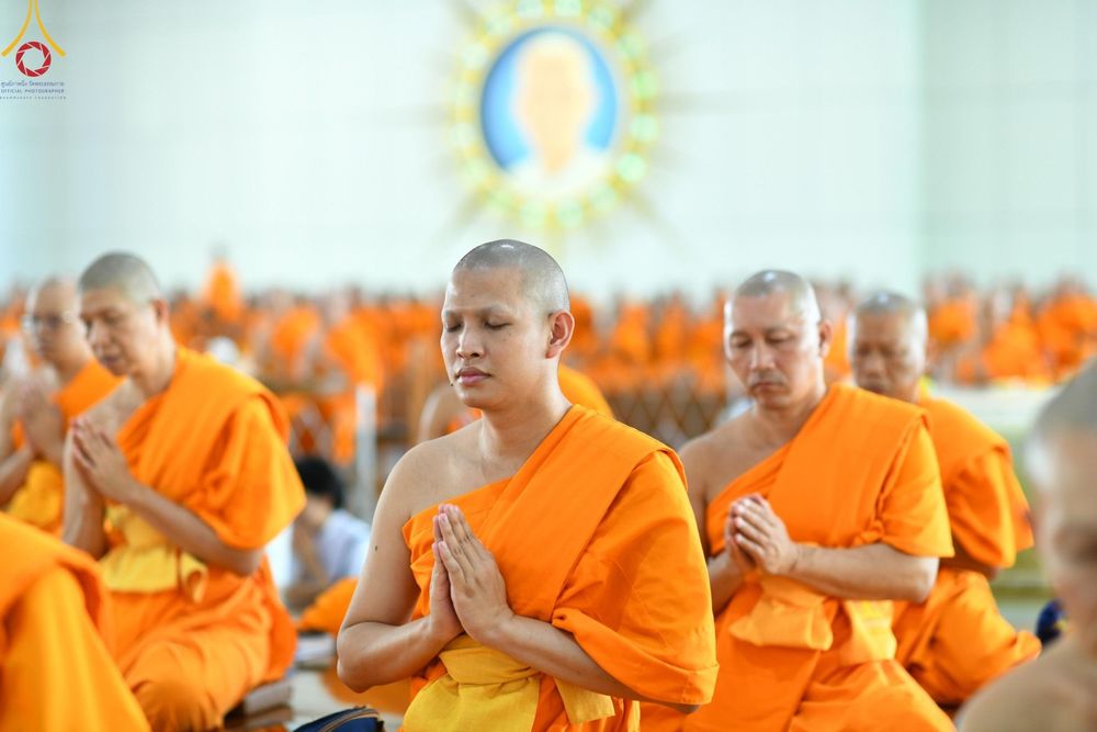 ภาพ No.162202:พิธีถวายภัตตาหารเมนูสวรรค์ เนื่องในวันออกพรรษา (ขึ้น 15 ค่ำ เดือน 11) วันพฤหัสบดีที่ 17 ตุลาคม พ.ศ. 2567 ณ หอฉันคุณยายอาจารย์ฯ วัดพระธรรมกาย
