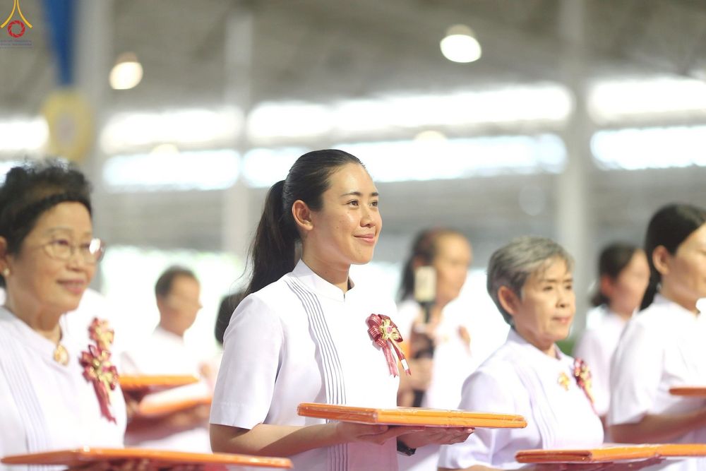 ภาพ No.251628:วันที่ 10 ตุลาคม พ.ศ. 2568 พิธีทอดผ้าป่าสมทบกฐินวัดพระธรรมกาย และสมทบกฐิน 30,000 กว่าวัดทั่วประเทศ ครั้งที่ 3 ณ สภาธรรมกายสากล วัดพระธรรมกาย