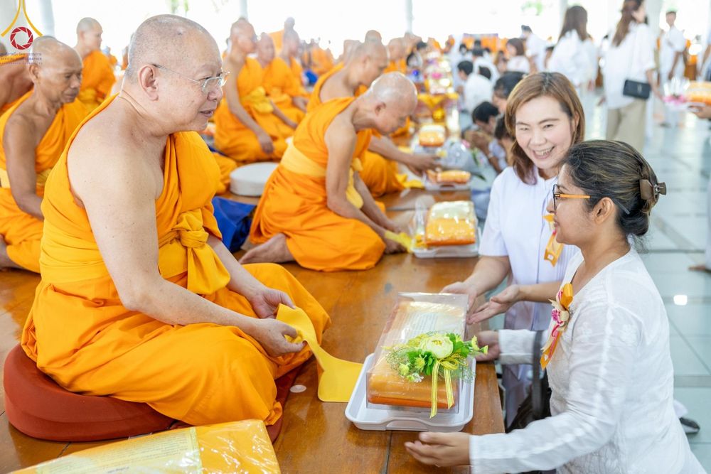 ภาพ No.177442:พิธีถวายภัตตาหารเมนูสวรรค์ และพิธีบุพเปตพลี ครั้งที่ 158 ร่วมอุทิศบุญแด่หมู่ญาติที่ล่วงลับไปแล้ว และสืบทอดอายุพระพุทธศาสนา ณ วัดพระธรรมกาย วันที่ 30 พฤศจิกายน พ.ศ.2567 (วันพระ แรม 15 ค่ำ เดือน 12)