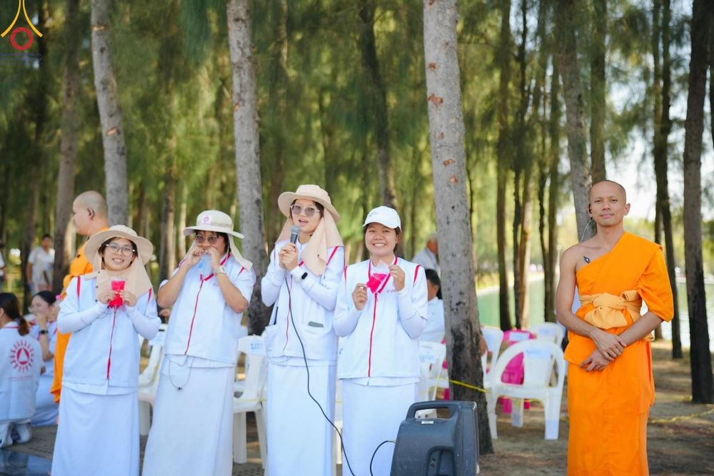 ภาพ No.191473:V.49 สารพัดV สารพัดดี ที่ธรรมยาตรา ในโครงการธรรมยาตรา กตัญญูบูชา มหาปูชนียาจารย์ พระมงคลเทพมุนี(สด จนฺทสโร) พระผู้ปราบมาร อนุสรณ์สถาน 7 แห่ง ปีที่ 13 ระหว่างวันที่ 2-31 มกราคม พ.ศ. 2568