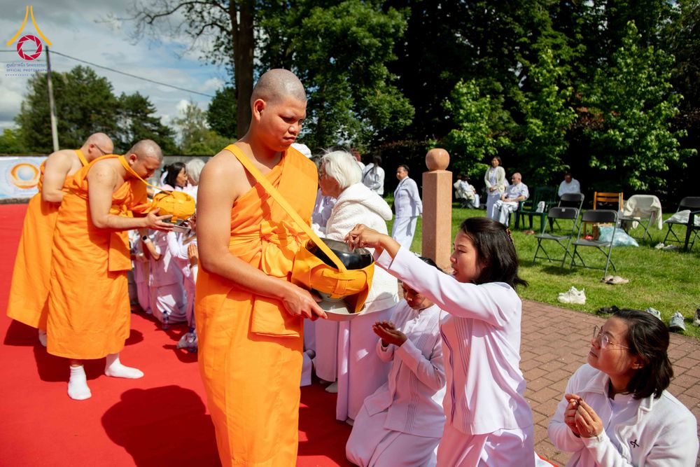ภาพ No.336834:วันที่ 14 มิถุนายน พ.ศ. 2569 พิธีอุปสมบทธรรมทายาท นานาชาติยุโรปรุ่นที่ 11 เบลเยียม