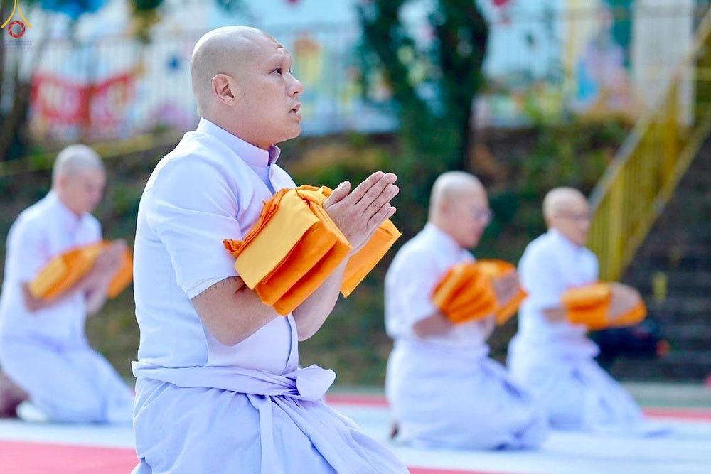 ภาพ No.280750:วันที่ 28 ธันวาคม พ.ศ. 2568 พิธีอุปสมบท โครงการอุปสมบทหมู่ ๘๑ ปี บูชาธรรมหลวงพ่อธัมมชโย ณ สมาคมพุทธ เขตตงช้ง เขตบริหารพิเศษฮ่องกง