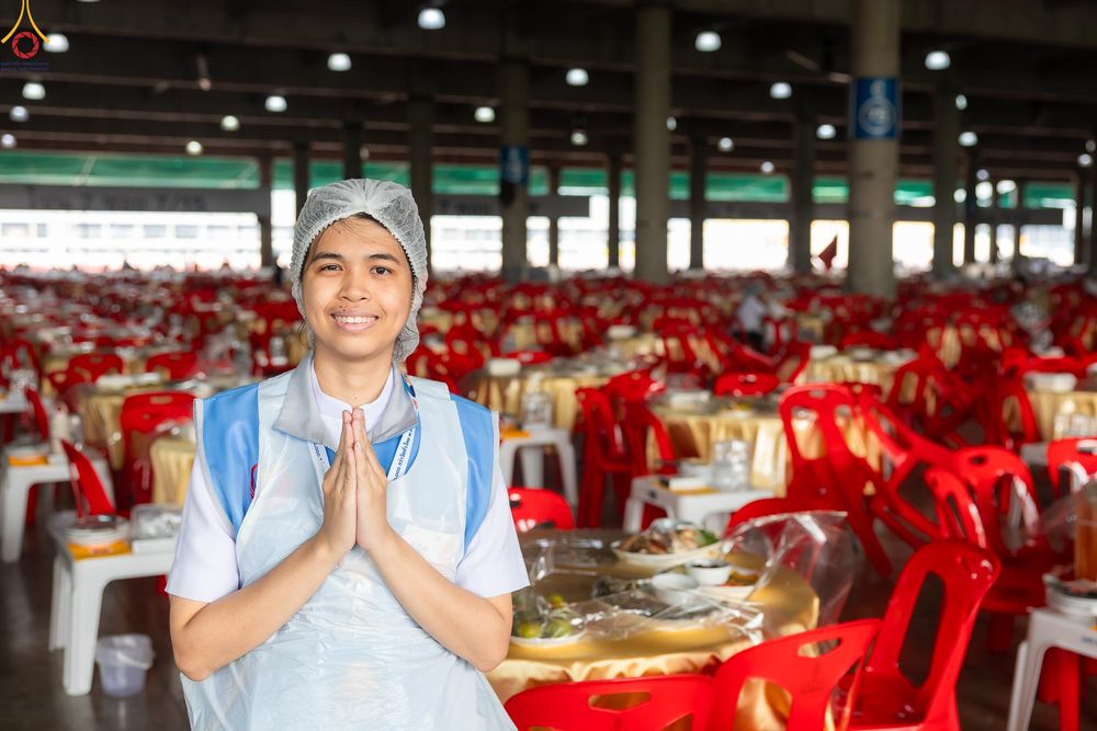 ภาพ No.325832:วันที่ 22 เมษายน พ.ศ.2569(วันคุ้มครองโลก) งานถวายมหาสังฆทาน 40,000 กว่าวัดทั่วประเทศ เจ้าหน้าที่ สาธุชน ร่วมใจจัดเตรียมภัตตาหารเพล (ชุด 2)