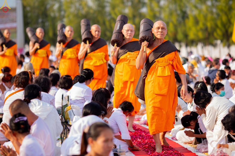 ภาพ No.299663:วันที่ 18 มกราคม พ.ศ. 2569 พิธีต้อนรับพระธรรมยาตรา (ภาพชุดที่ 2) ณ อนุสรณ์สถานลำดับที่ 5  สถานที่เผยแผ่วิชชาธรรมกายครั้งแรก อนุสรณ์สถานบางปลา วัดบางปลา อำเภอบางเลน จังหวัดนครปฐม ในโครงการธรรมยาตรา กตัญญูบูชา มหาปูชนียาจารย์ พระมงคลเทพมุนี(สด จนฺทสโร) พระ