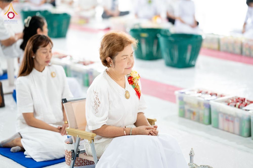 ภาพ No.336081:วันที่ 20 มิถุนายน พ.ศ. 2569 พิธีตักบาตรฉลองพระใหม่ โครงการอุปสมบทธรรมทายาทอุดมศึกษา รุ่นที่ 53