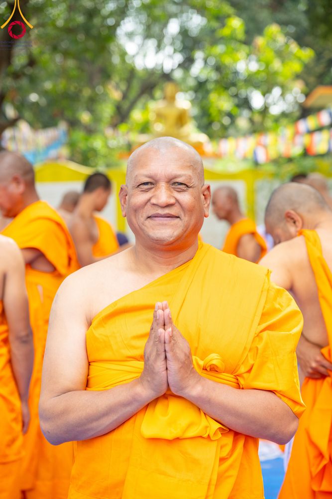 ภาพ No.314141:วันจันทร์ที่ 16 มีนาคม พ.ศ. 2569 พิธีเวียนเทียนประทักษิณ และพิธีบรรพชาสามเณร 500 รูป ณ วิหารมายาเทวี ประเทศเนปาล