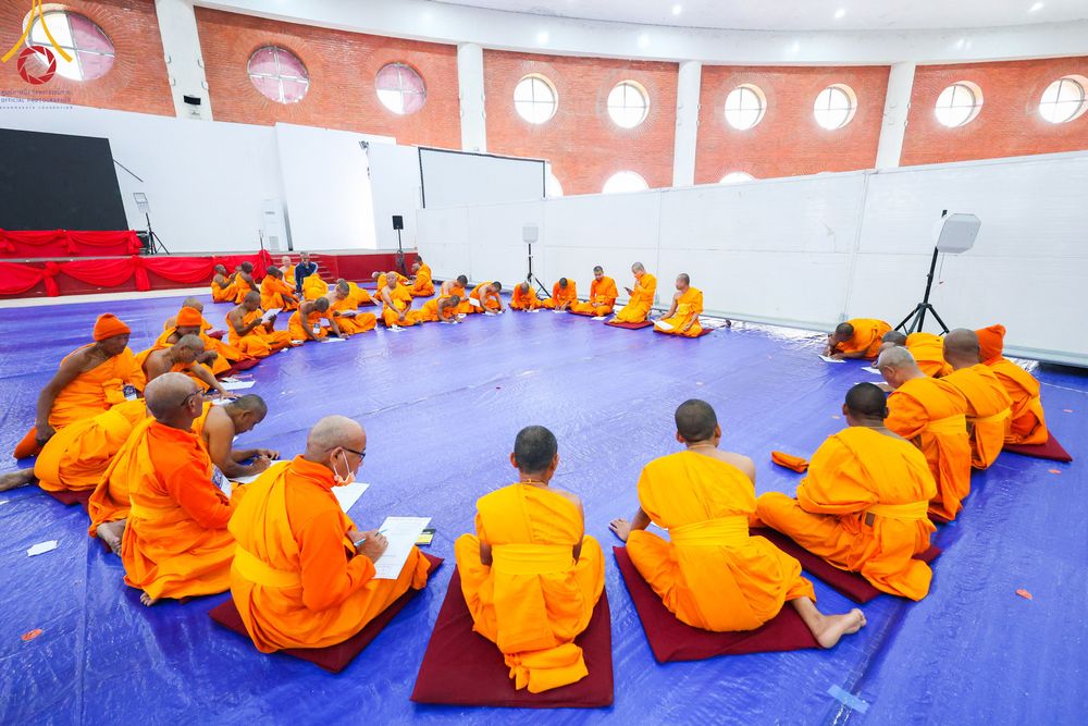 ภาพ No.315269:​วันอาทิตย์ที่ 22 มีนาคม พ.ศ.2569 สามเณรธรรมทายาทเนปาล 500 รูป ฟังธรรม สวดมนต์ ปฏิบัติธรรมร่วมกัน  ณ International Assembly and Meditation Hall Lumbini