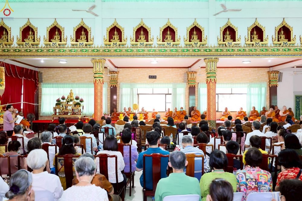 ภาพ No.250233:วันพุธที่ 8 ตุลาคม พ.ศ. 2568 พิธีทอดกฐินสามัคคีทั่วไทย 30,000 วัด โดยคณะศิษยานุศิษย์ บูชาธรรม 81 ปี หลวงพ่อธัมมชโย ณ วัดทัศนารุณสุนทริการาม กรุงเทพฯ