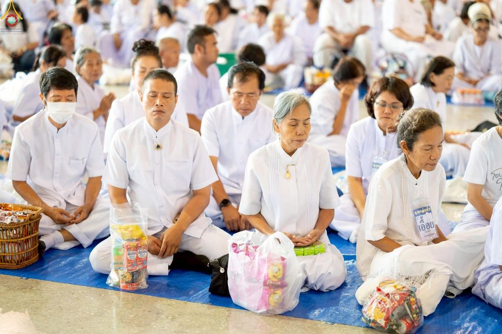 ภาพ No.263880:วันอาทิตย์ที่ 2 พฤศจิกายน พ.ศ. 2568 พิธีตักบาตรอาทิตย์ต้นเดือน ณ บ้านแก้วเรือนทองคุณยายฯ วัดพระธรรมกาย