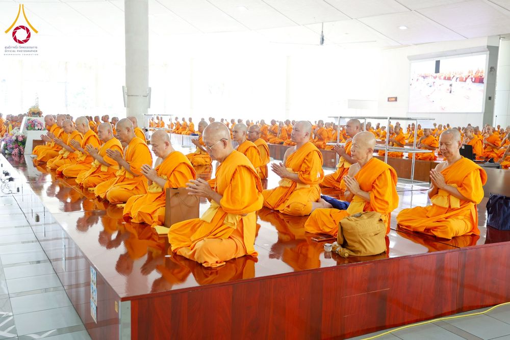 ภาพ No.263028:วันที่ 21 ตุลาคม พ.ศ. 2568 (วันพระ แรม 14 ค่ำ เดือน 11) พิธีบุพเปตพลี ครั้งที่ 171 ร่วมอุทิศบุญแด่หมู่ญาติที่ล่วงลับไปแล้ว และสืบทอดอายุพระพุทธศาสนา ณ หอฉันคุณยายอาจารย์ฯ วัดพระธรรมกาย