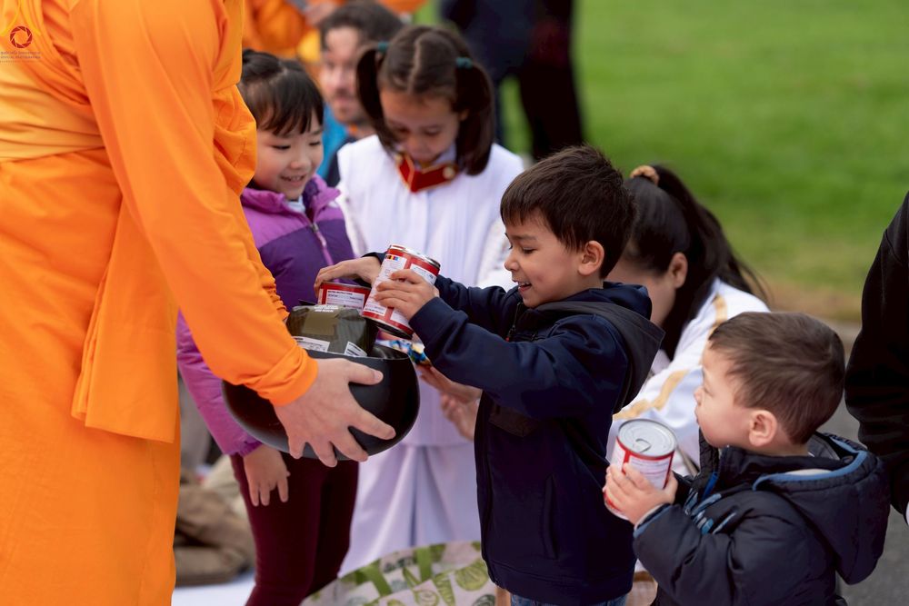 ภาพ No.270845:วันอาทิตย์ที่ 19 ตุลาคม พ.ศ. 2568 พิธีทอดกฐิน “หนึ่งไม่มีสอง” วัดพระธรรมกายนิวคาสเซิล เมืองนิวคาสเซิล ประเทศอังกฤษ 